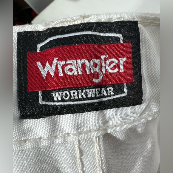 NWT Wrangler workwear Painters pants Relaxed Fit Men's Size 44X32 - Picture 14 of 14